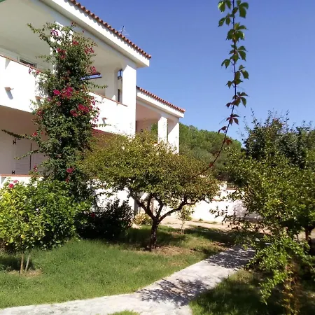Iii Apartment
